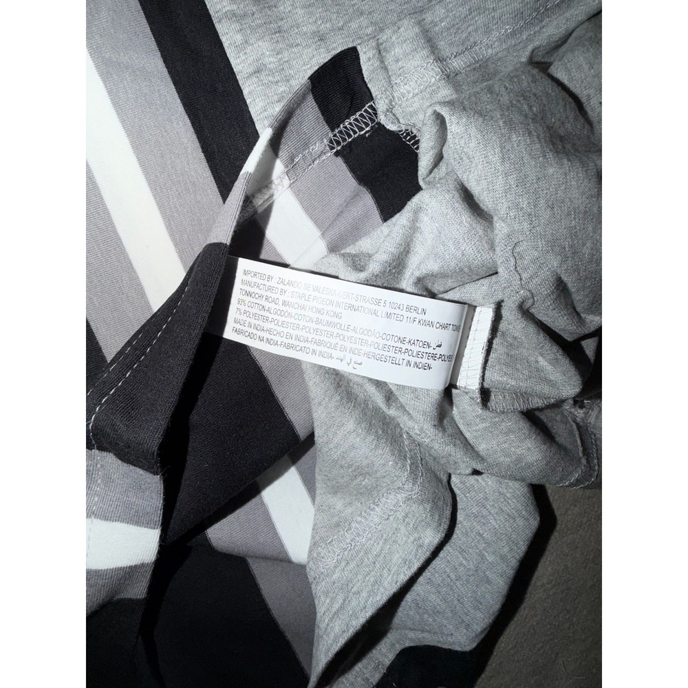 Staple Pigeon Mens Split Vertical‎ Stripe T-Shirt Gray Black White Large NEW - Picture 6 of 7